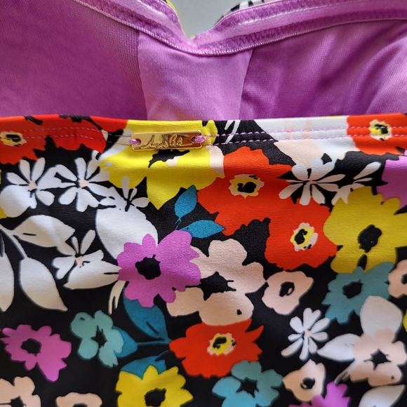 Anne Cole Twist Front Floral Flattering One Piece Swimsuit. - Picture 5 of 6